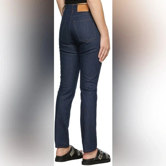 Frame Denim Le Italien True Straight in Rinse Rigid Denim - Picture 5 of 16